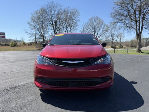 New 2026 Chrysler Voyager LX image 2