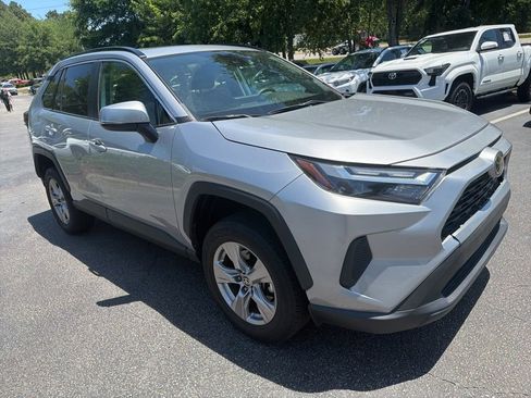 Used 2023 Toyota RAV4 XLE w/ Convenience Package FWD image 4