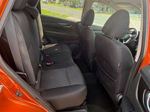 Used 2018 Nissan Rogue SV FWD image 20