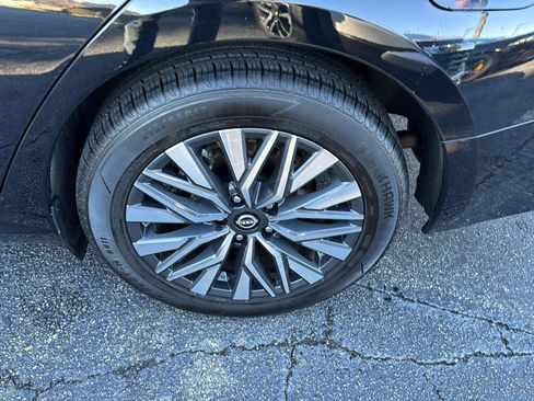 Used 2024 Nissan Altima 2.5 SV image 31