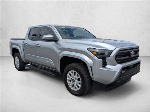 Certified 2025 Toyota Tacoma SR5 AWD/4WD image 3