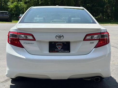 Used 2012 Toyota Camry SE FWD image 5