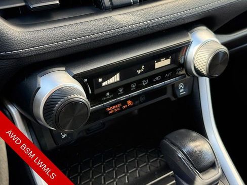 Used 2019 Toyota RAV4 LE w/ All Weather Liner Package AWD/4WD image 28
