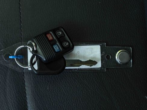 Used 2008 Ford Mustang Coupe RWD image 17