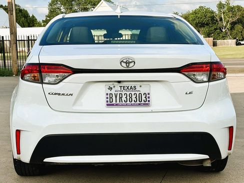 Used 2021 Toyota Corolla LE FWD image 12