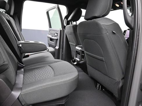 New 2026 RAM 2500 Big Horn AWD/4WD image 32