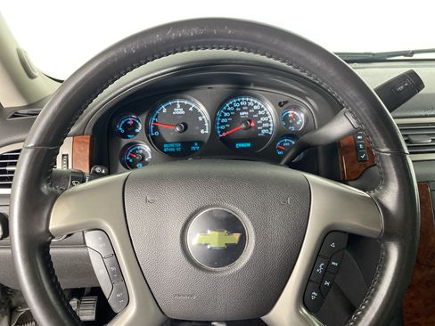 Used 2011 Chevrolet Avalanche LS w/ Regional Value Package AWD/4WD image 20