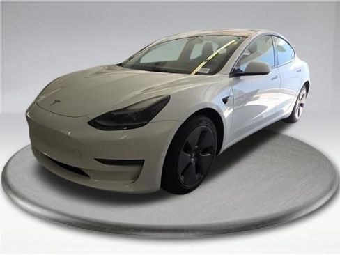 Used 2023 Tesla Model 3 Standard Range RWD image 12