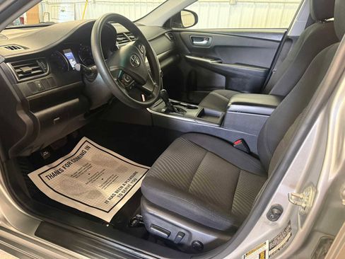 Used 2017 Toyota Camry LE FWD image 19