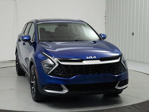 Used 2025 Kia Sportage EX FWD image 2