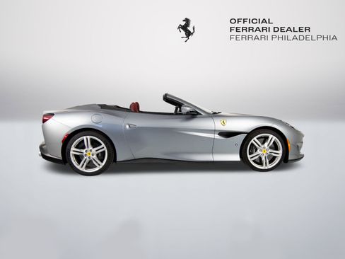 Certified 2019 Ferrari Portofino image 29