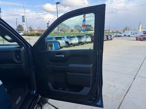 Used 2021 Chevrolet Silverado 1500 Custom Trail Boss w/ Safety Confidence Package image 16