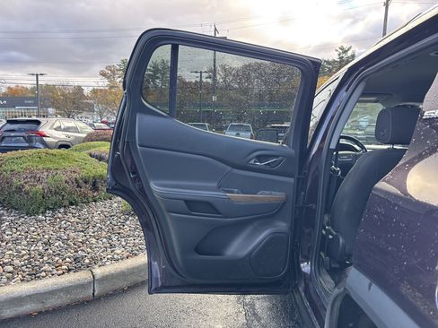 Used 2018 GMC Acadia SLE w/ LPO, Floor Liner Package image 25