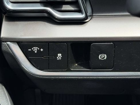 Used 2025 Kia Sportage EX FWD image 27
