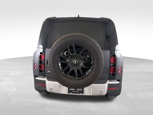 Used 2024 Land Rover Defender 110 S image 6
