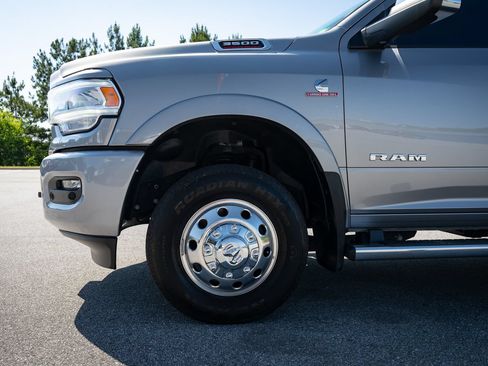 Used 2022 RAM 3500 Laramie AWD/4WD image 4
