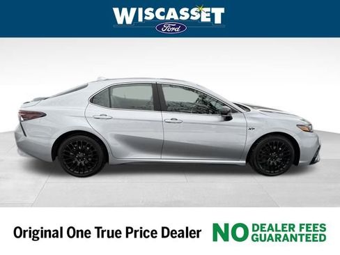 Used 2024 Toyota Camry SE image 6