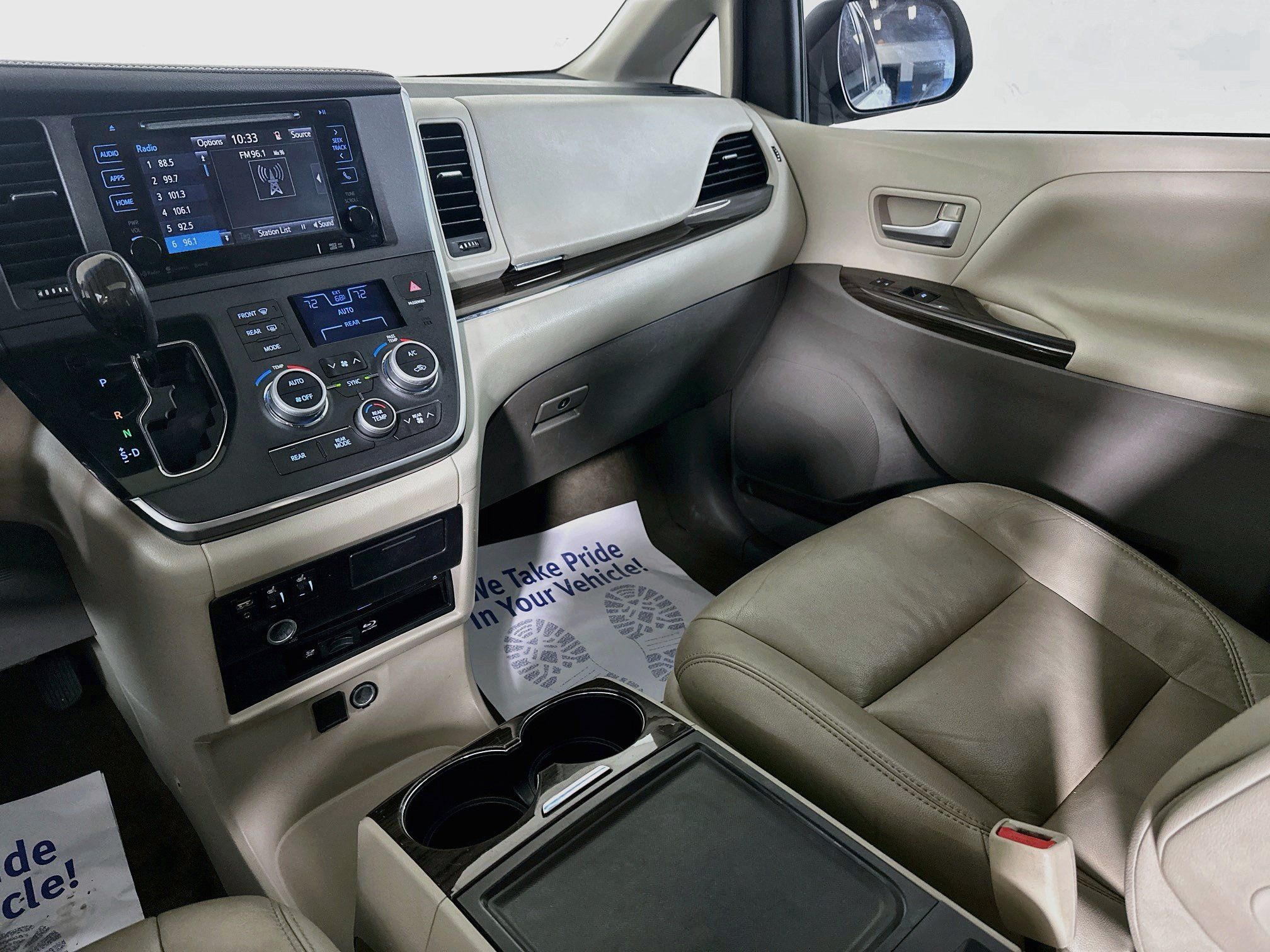 Used 2017 Toyota Sienna XLE Premium FWD image 22