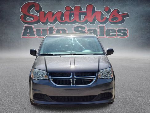 Used 2016 Dodge Grand Caravan SE w/ Quick Order Package 29E SE FWD image 2