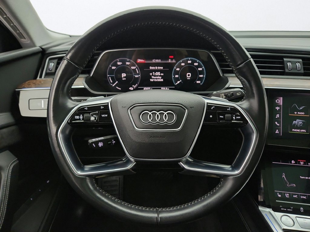 Used 2019 Audi e-tron Prestige w/ Prestige Package AWD/4WD image 14