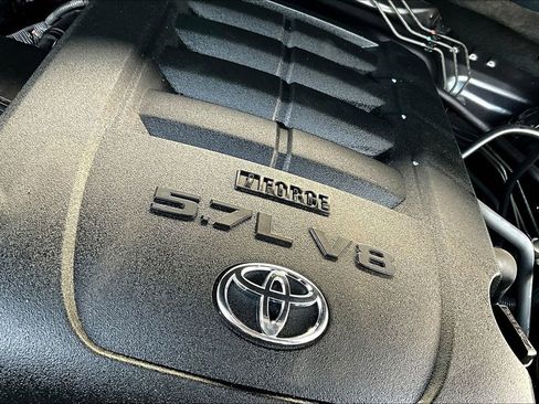 Used 2016 Toyota Tundra Limited w/ Limited Premium Package image 34