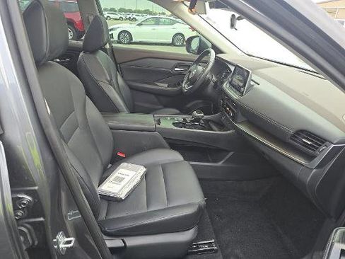 Used 2023 Nissan Rogue SV w/ SV Premium B Package FWD image 9