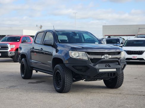 Used 2017 Chevrolet Colorado Z71 AWD/4WD image 3