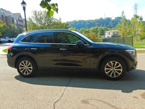 Used 2024 Mercedes-Benz GLC 300 4MATIC image 10