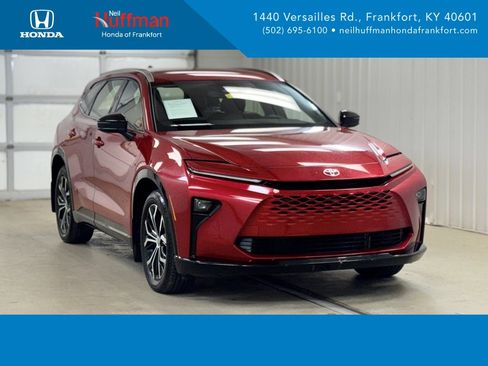 Used 2025 Toyota Crown Signia image 1