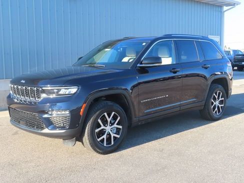 Used 2023 Jeep Grand Cherokee Limited w/ Luxury Tech Group II AWD/4WD image 8