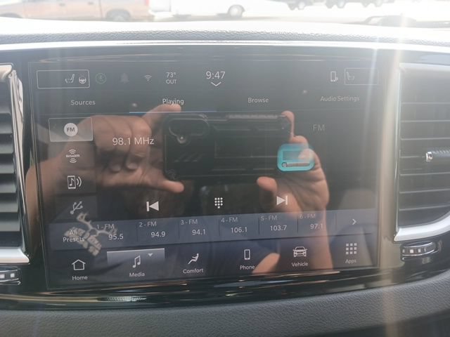 Used 2025 Chrysler Pacifica Select FWD image 36