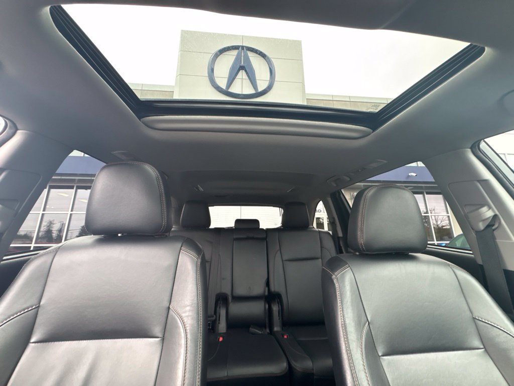 Used 2017 Toyota Highlander XLE AWD/4WD image 29