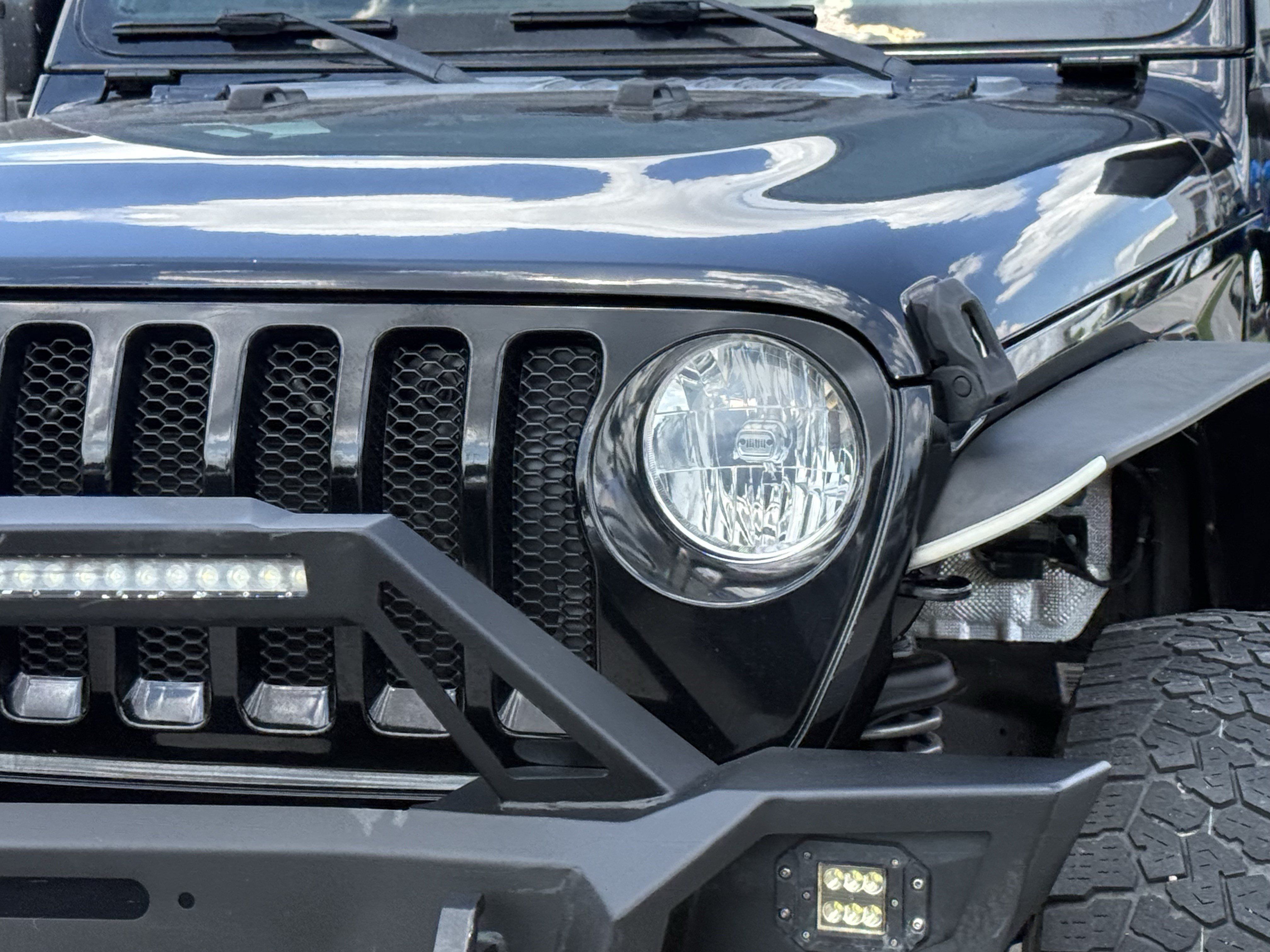Used 2018 Jeep Wrangler Unlimited Sport S AWD/4WD image 11