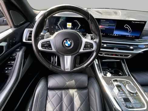 Used 2024 BMW X5 xDrive40i w/ M Sport Package AWD/4WD image 6