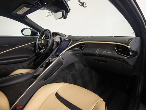 Certified 2022 Ferrari Roma RWD image 18