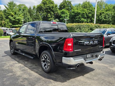 Used 2025 RAM 1500 Laramie AWD/4WD image 3
