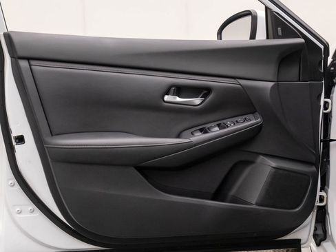 Used 2020 Nissan Sentra SV image 12