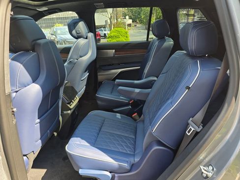 New 2026 Cadillac Vistiq Premium Luxury image 17