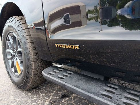 Used 2025 Ford Expedition Tremor AWD/4WD image 11