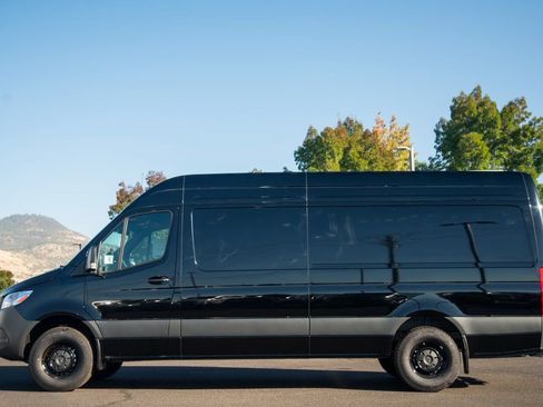 New 2025 Mercedes-Benz Sprinter 2500 image 5