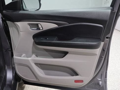 Used 2021 Honda Pilot Black Edition image 23