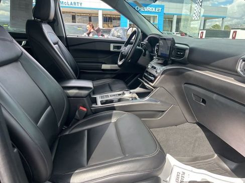 Used 2022 Ford Explorer XLT w/ Equipment Group 202A image 32
