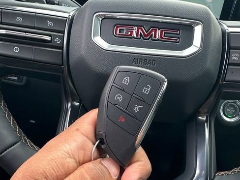 New 2026 GMC Terrain AT4 w/ Technology Package II AWD/4WD image 20