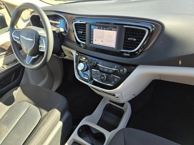 Used 2024 Chrysler Voyager LX FWD image 11