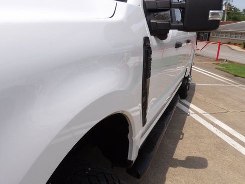 Used 2023 Ford F250 XL w/ STX Appearance Package AWD/4WD image 11