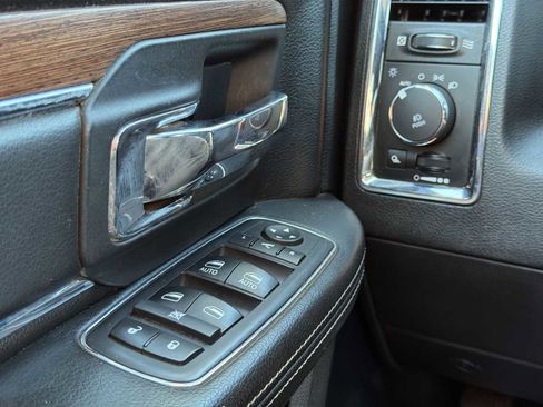 Used 2018 RAM 1500 Laramie w/ Convenience Group image 17