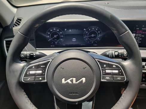Used 2024 Kia Seltos EX FWD image 29