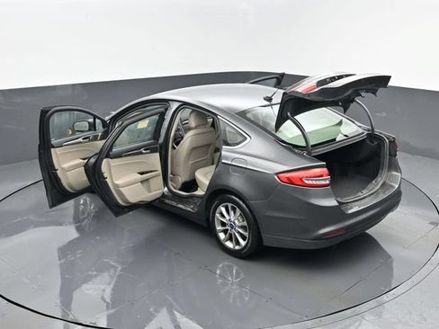 Certified 2017 Ford Fusion SE FWD image 28