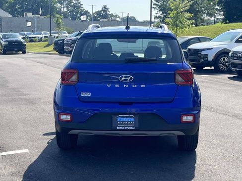 Certified 2024 Hyundai Venue SEL FWD image 4