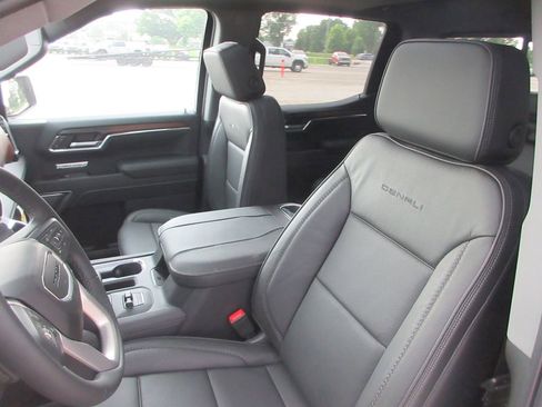 New 2026 GMC Sierra 1500 Denali w/ Denali Reserve Package AWD/4WD image 12
